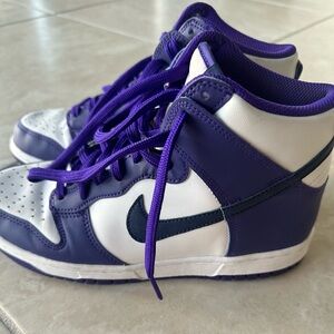 Nike Women’s Size 6 Hightop Sneakers- worn once!